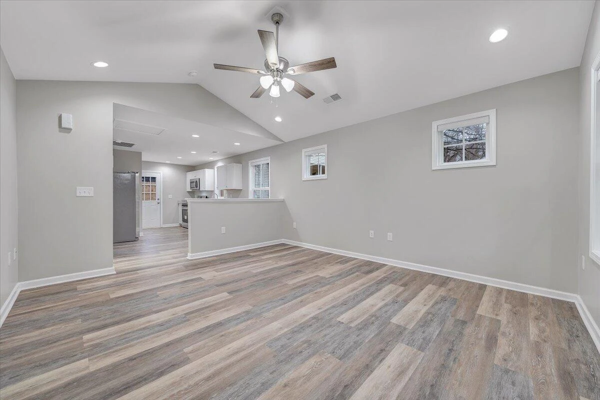1424 Varnell AVE NE - Photo 6