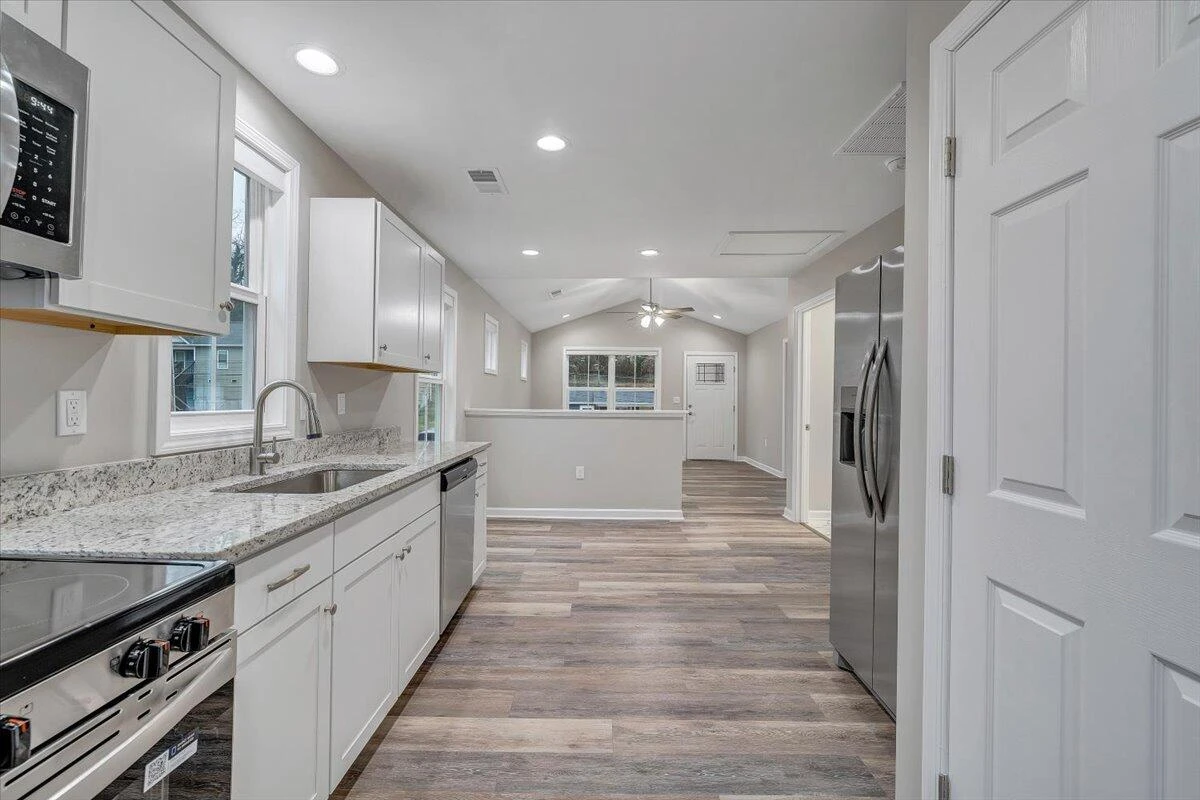 1424 Varnell AVE NE - Photo 8