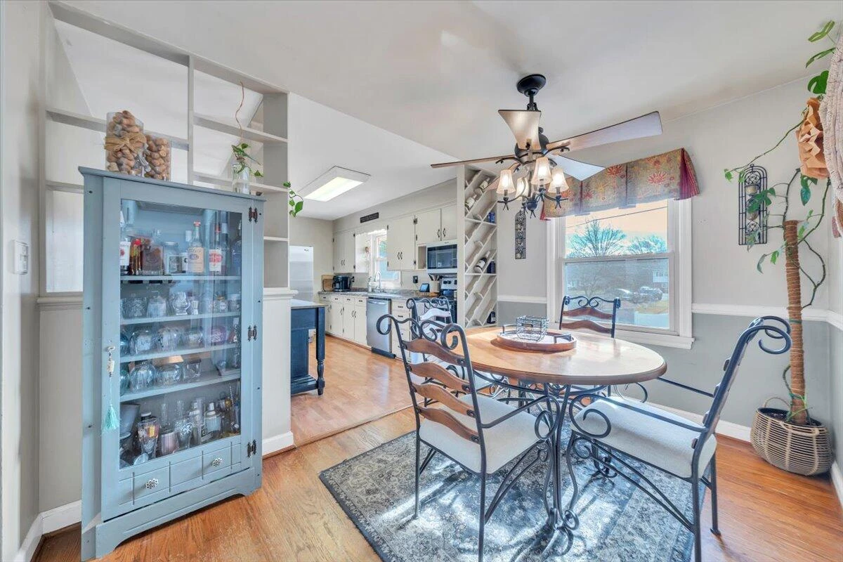 4336 Fontaine DR - Photo 11
