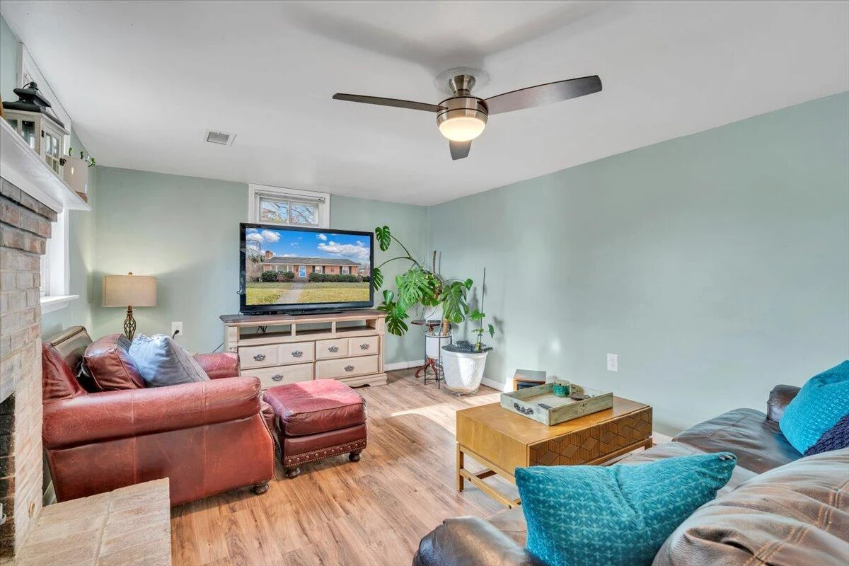 4336 Fontaine DR - Photo 28