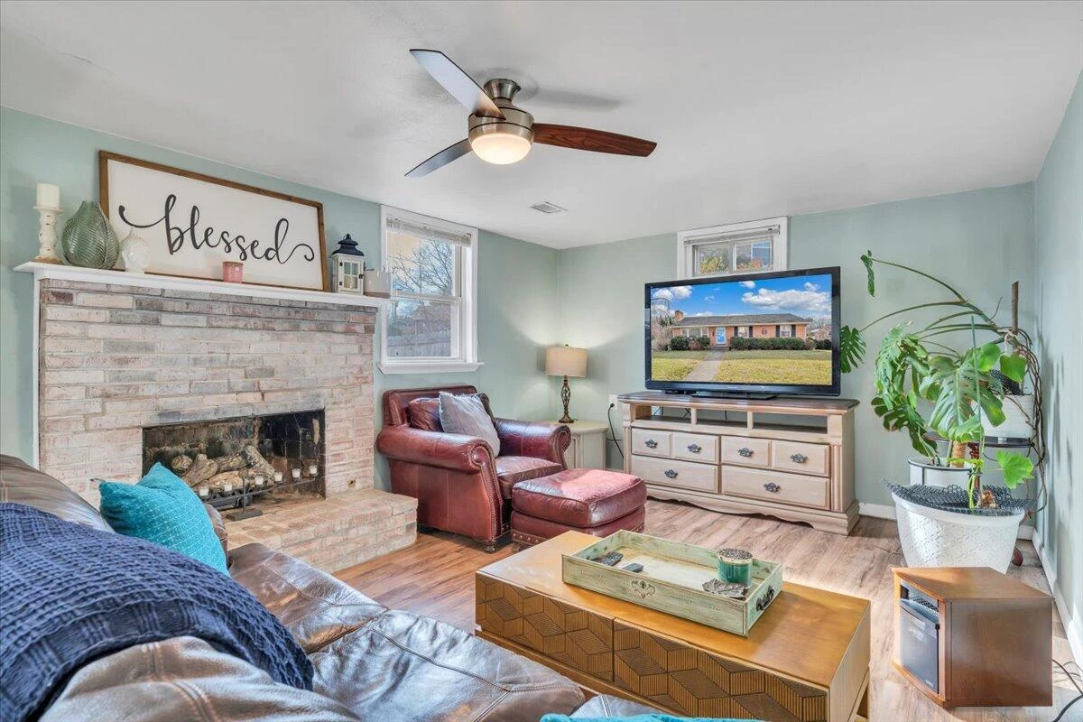 4336 Fontaine DR - Photo 30