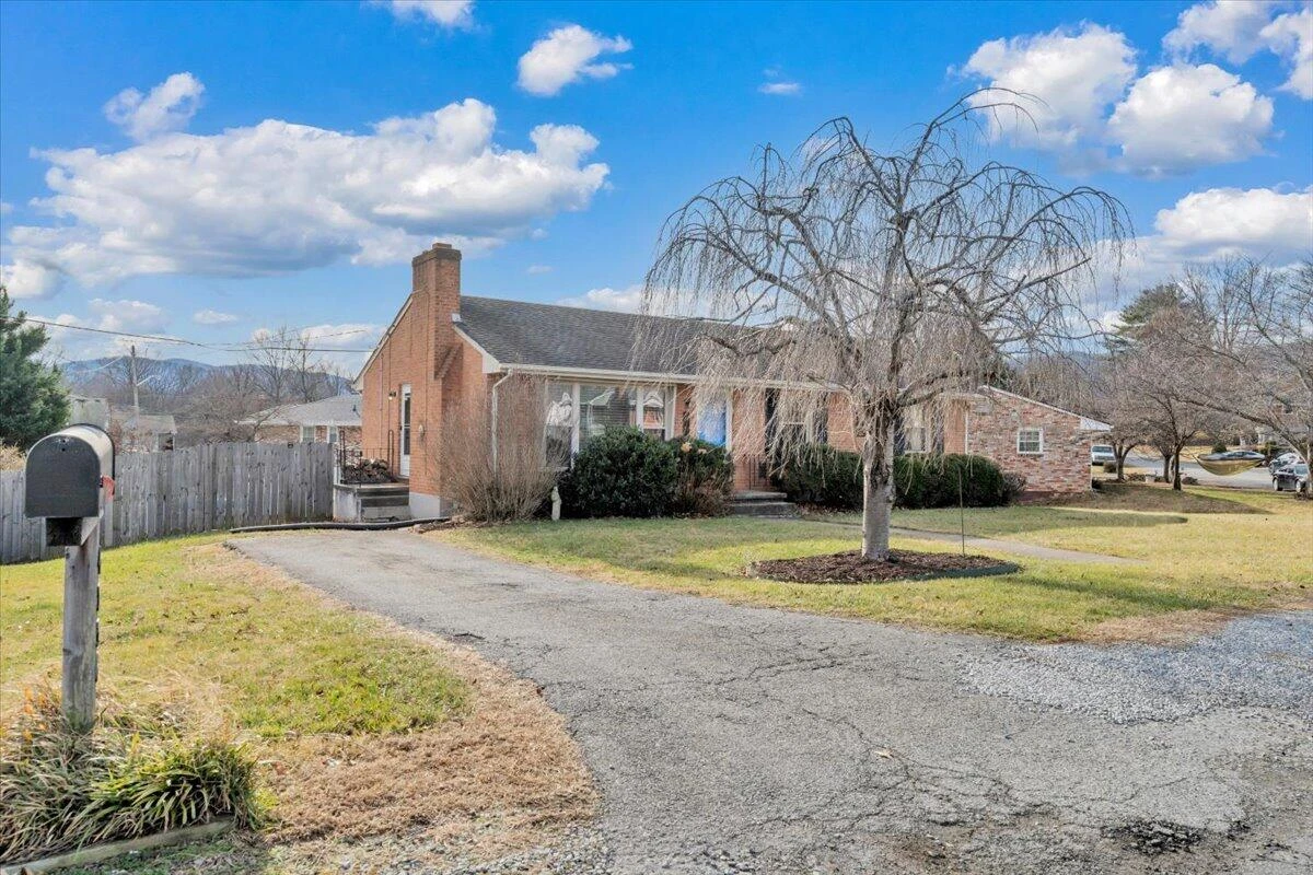 4336 Fontaine DR - Photo 45