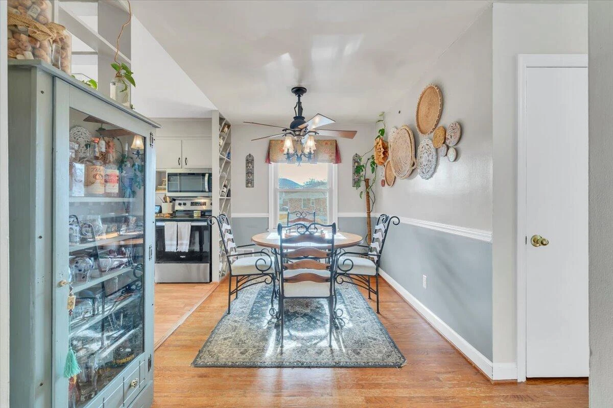 4336 Fontaine DR - Photo 8