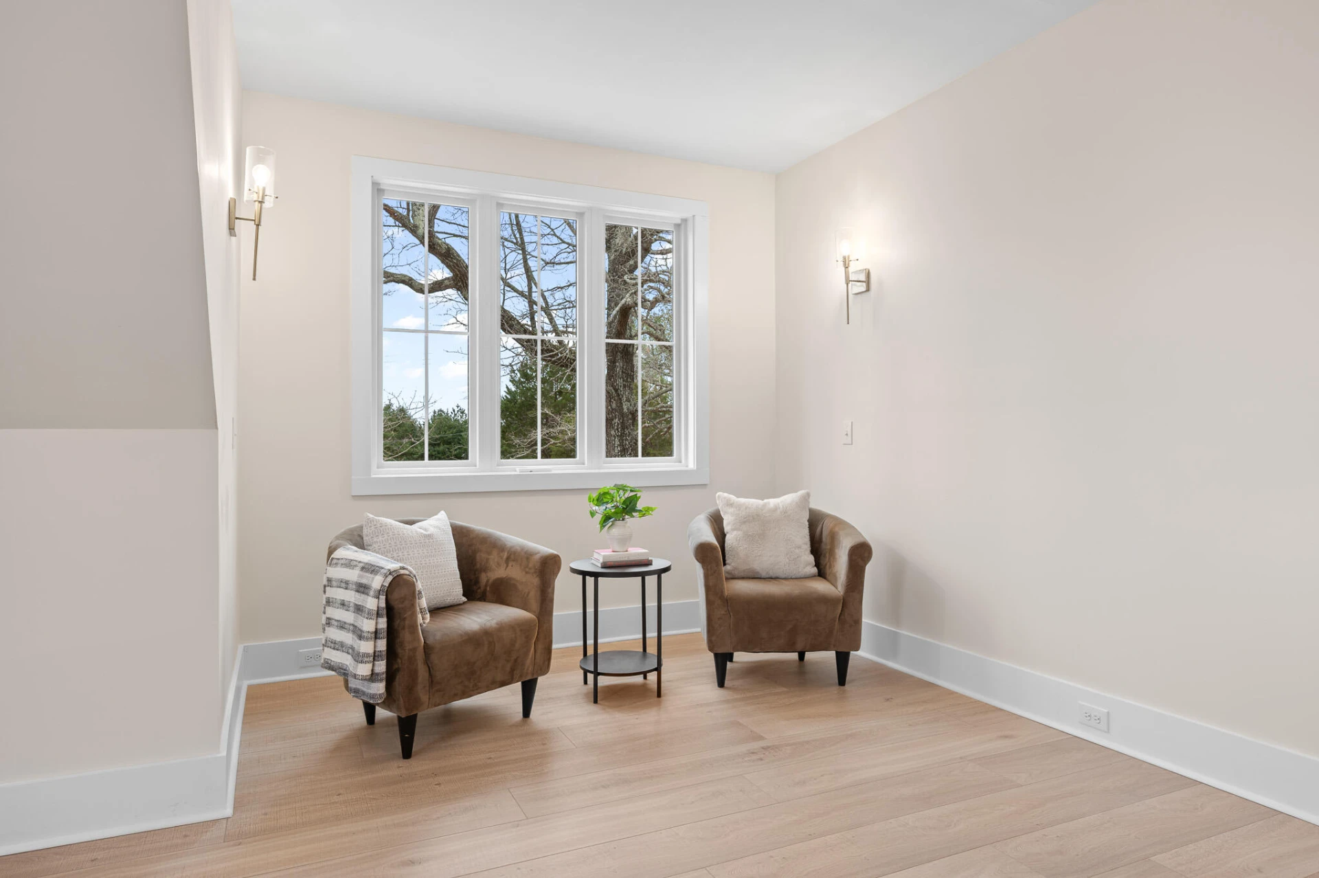 3741 Lowry RD - Photo 16