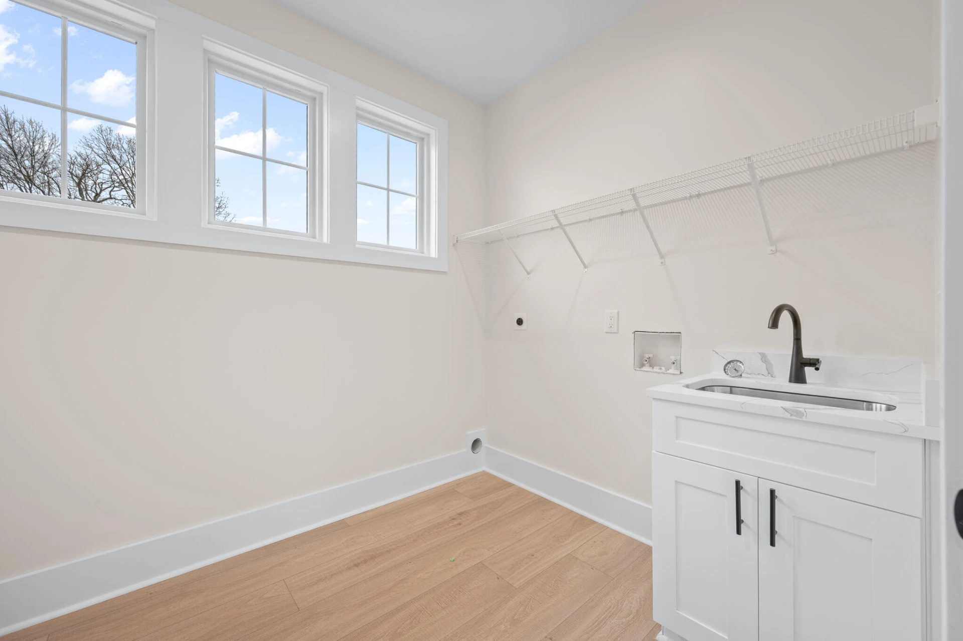 3741 Lowry RD - Photo 30