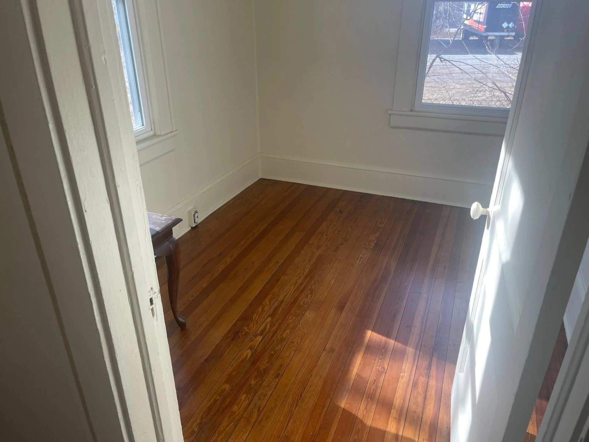 717 Mississippi AVE NE - Photo 3