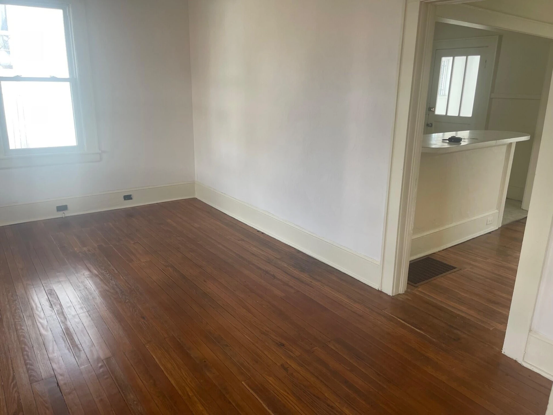 717 Mississippi AVE NE - Photo 4