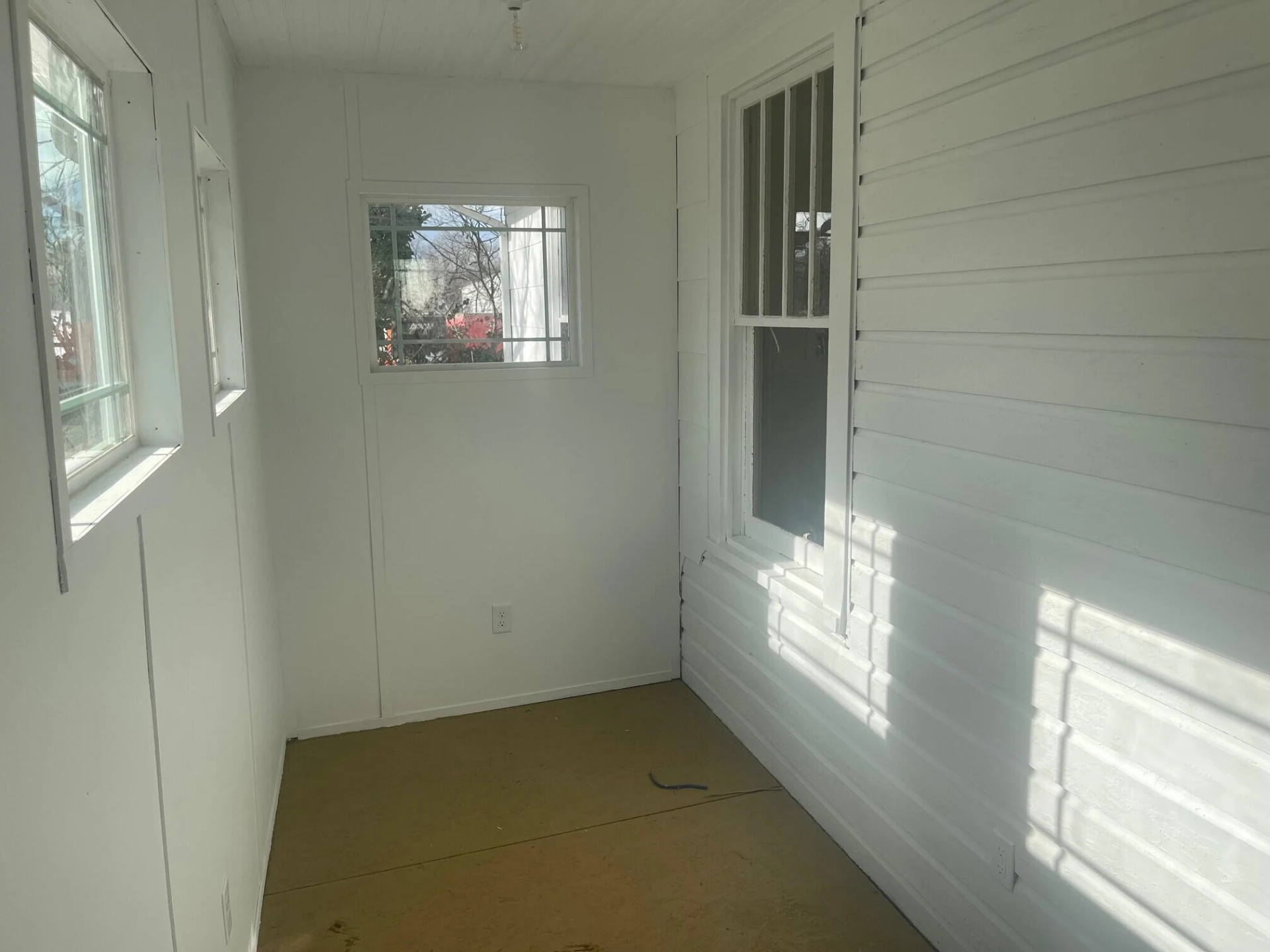 717 Mississippi AVE NE - Photo 5