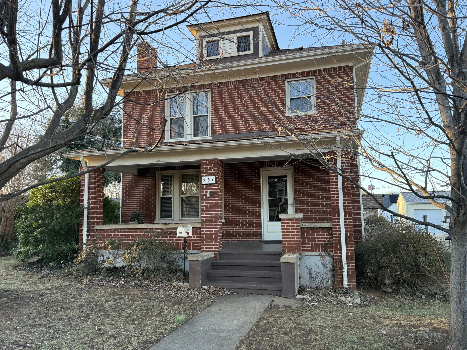 937 Curtis AVE NW