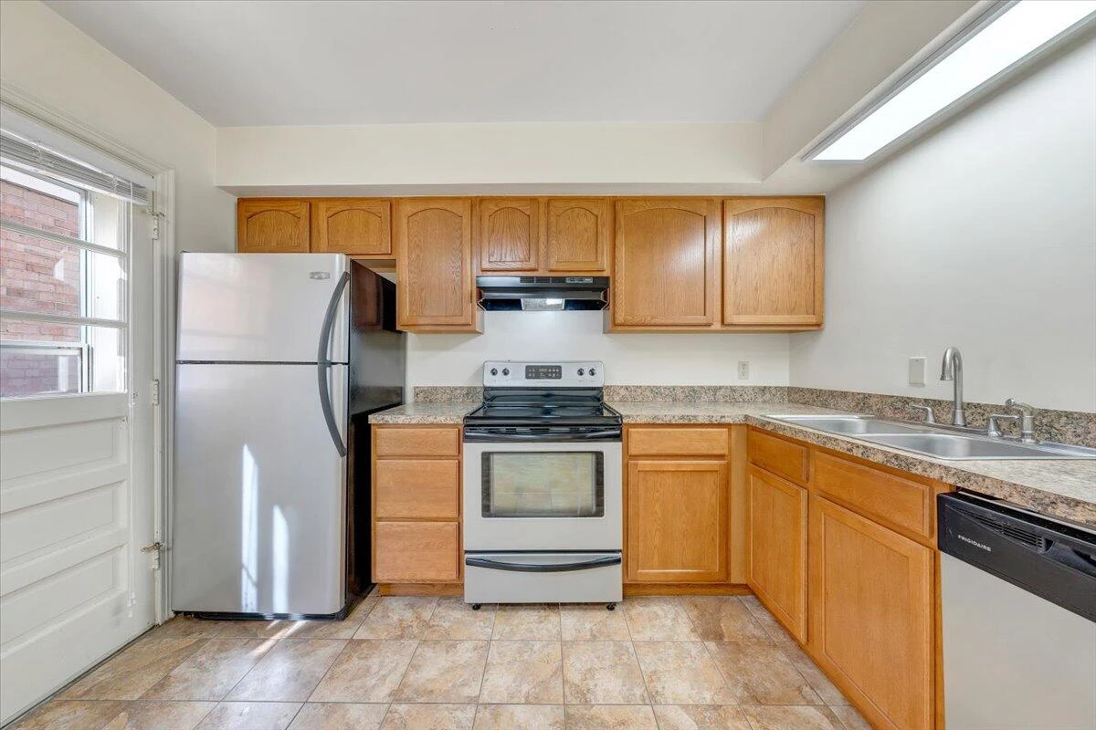 1519 Watauga ST SW #E - Photo 9