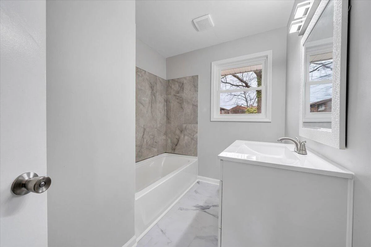 2120 Ellison AVE - Photo 14