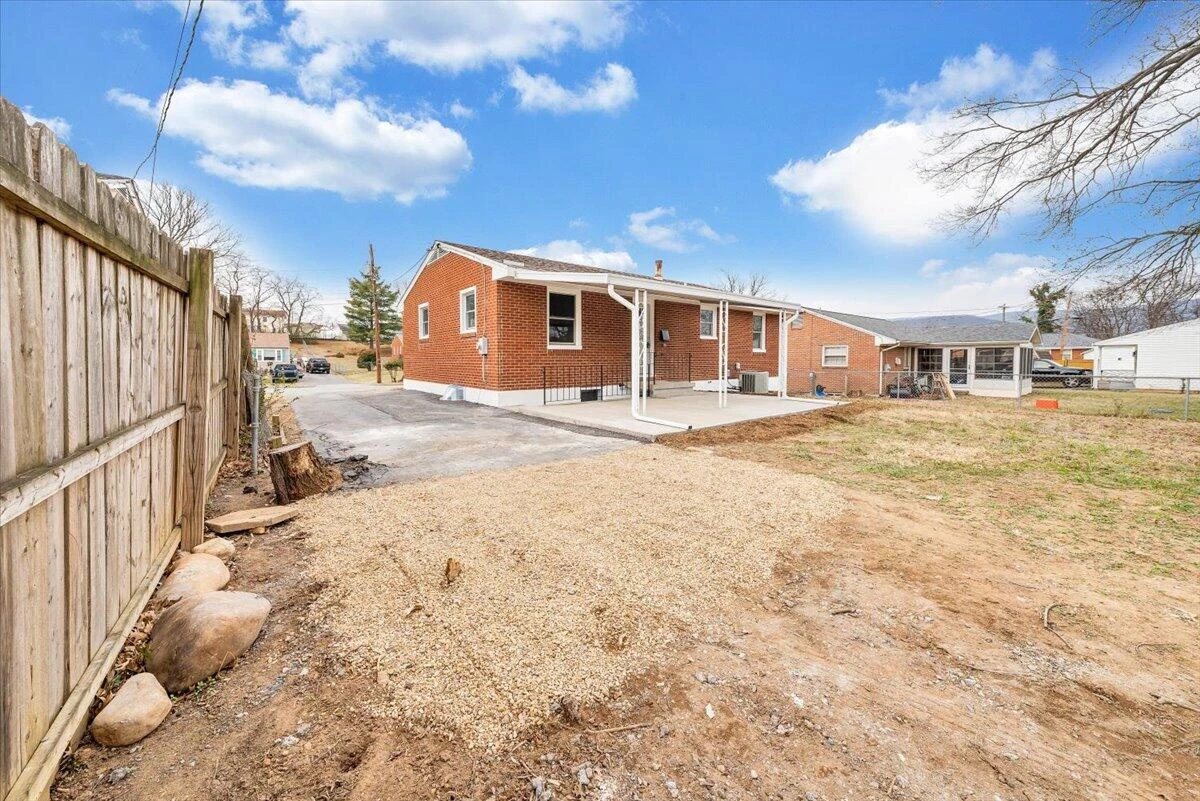2120 Ellison AVE - Photo 36