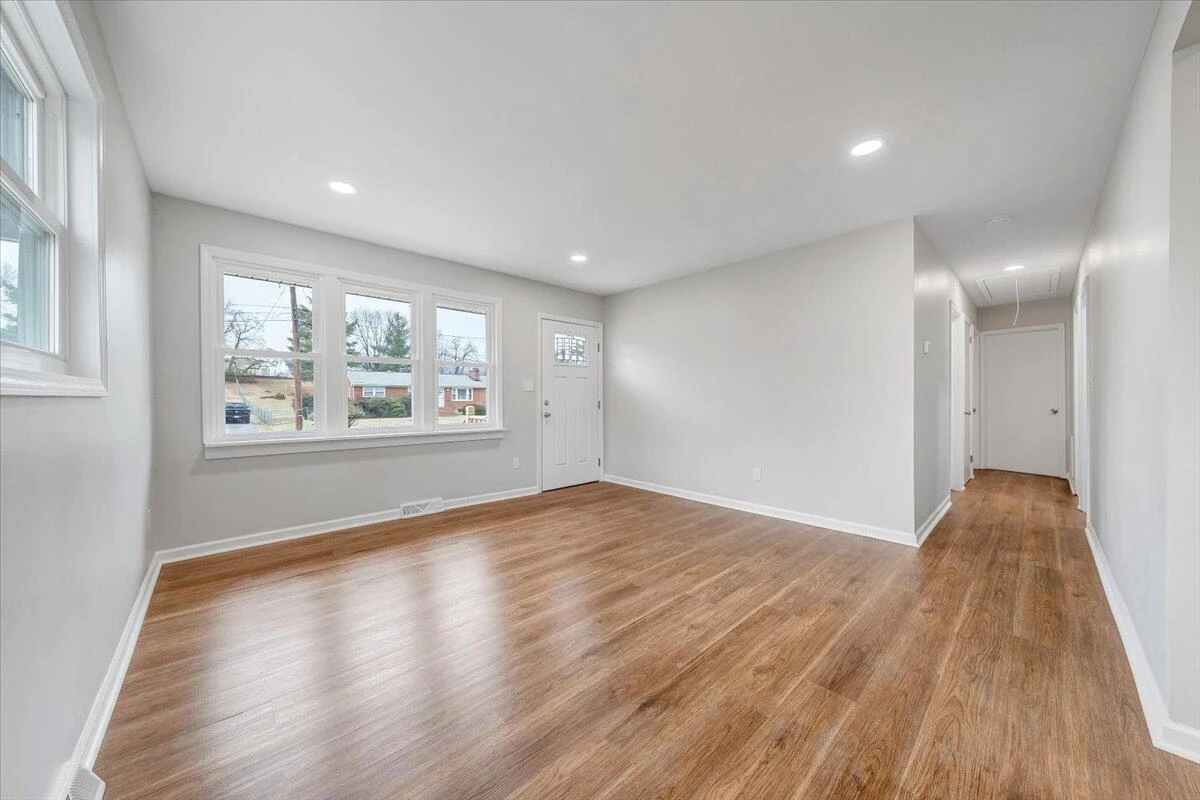 2120 Ellison AVE - Photo 4