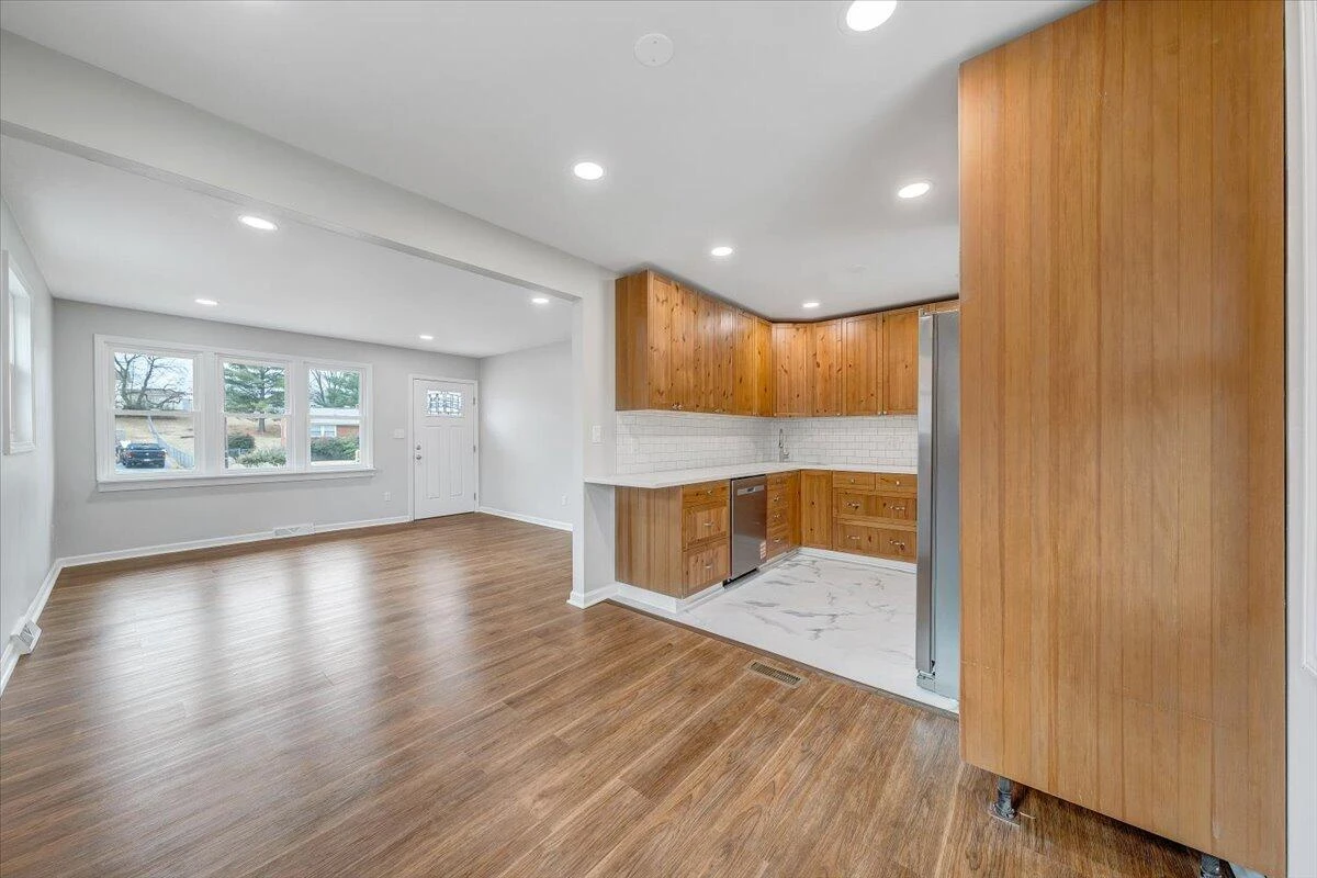 2120 Ellison AVE - Photo 8