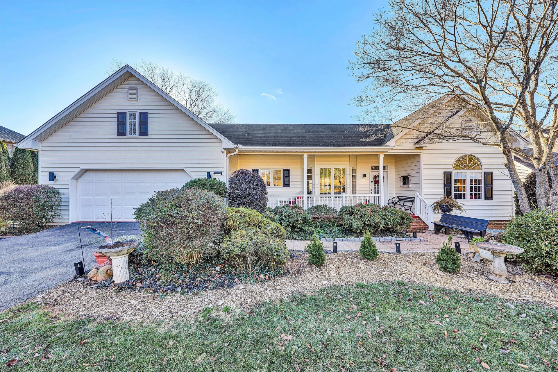 395 Chestnut Creek DR - Photo 3