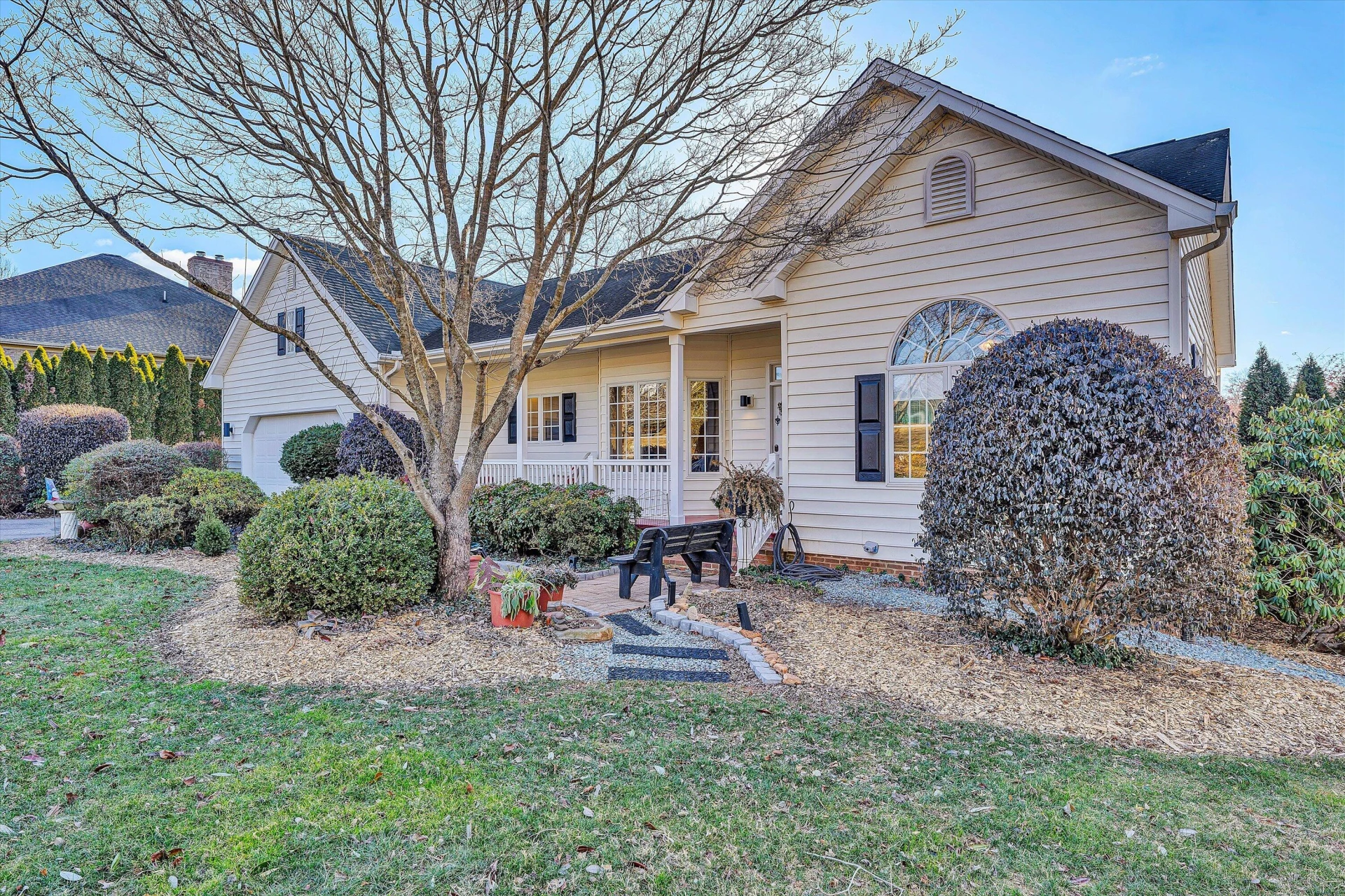 395 Chestnut Creek DR - Photo 5
