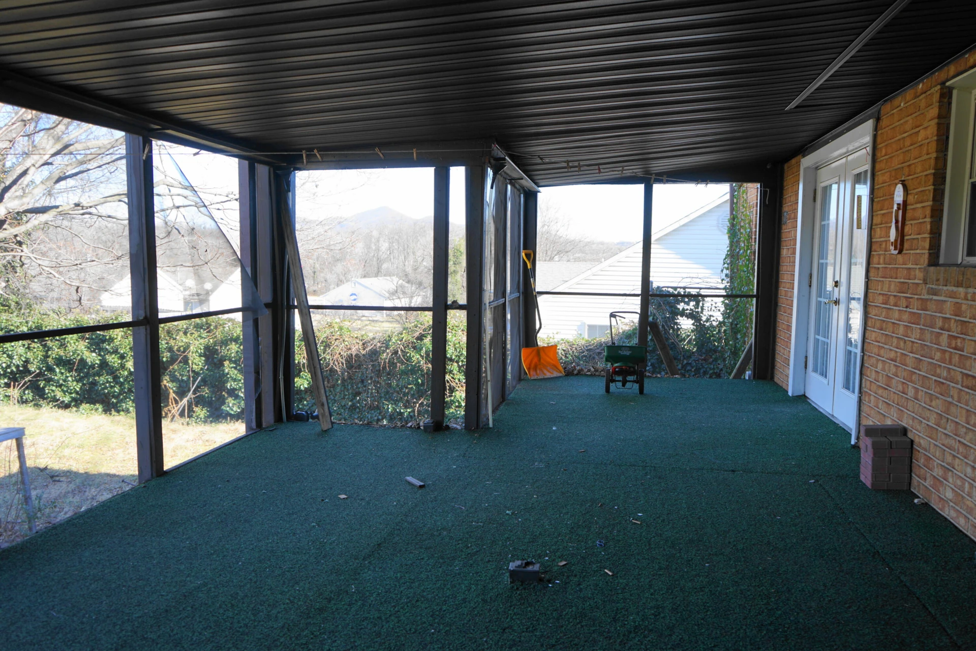 934 Pocahontas AVE NE - Photo 11