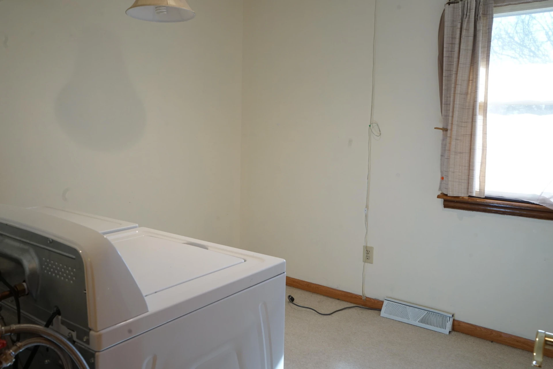 934 Pocahontas AVE NE - Photo 21