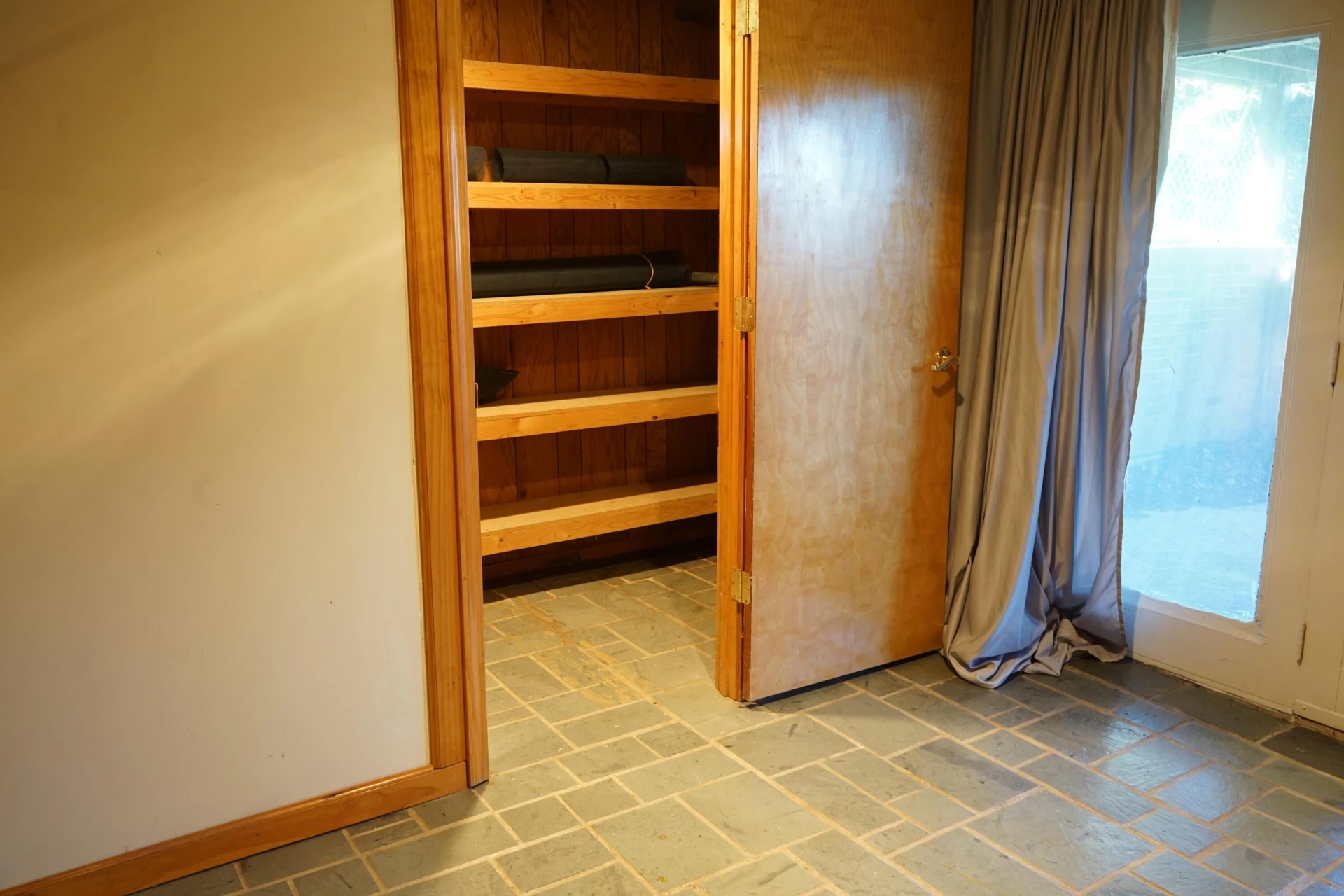 934 Pocahontas AVE NE - Photo 33
