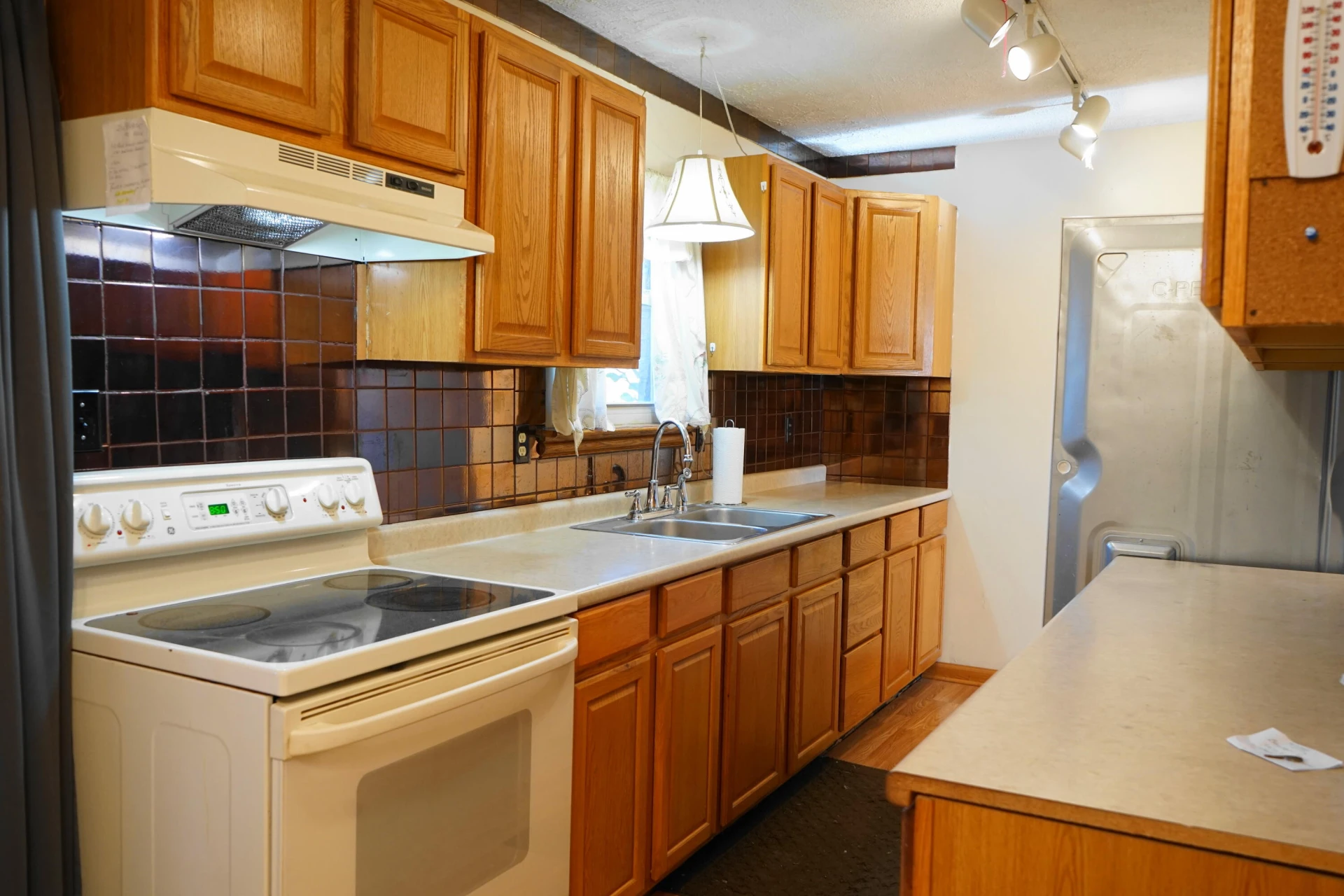 934 Pocahontas AVE NE - Photo 6