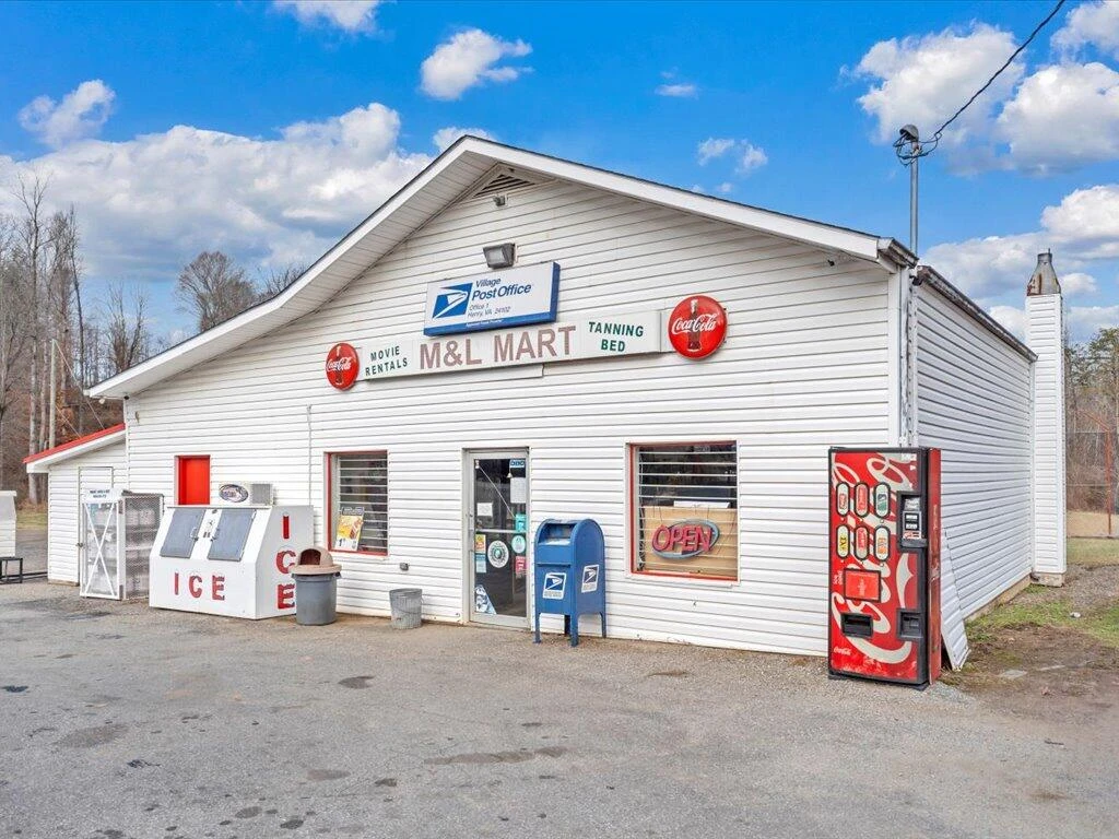 12825 Henry RD - Photo 2
