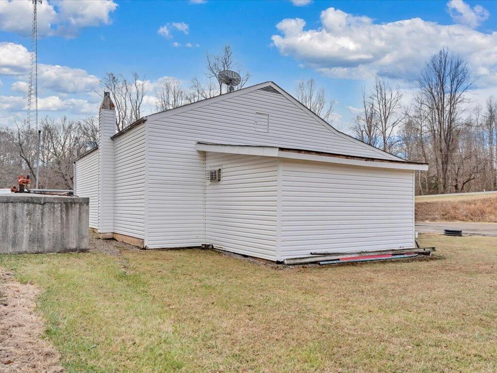 12825 Henry RD - Photo 20