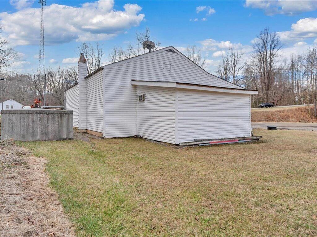 12825 Henry RD - Photo 21