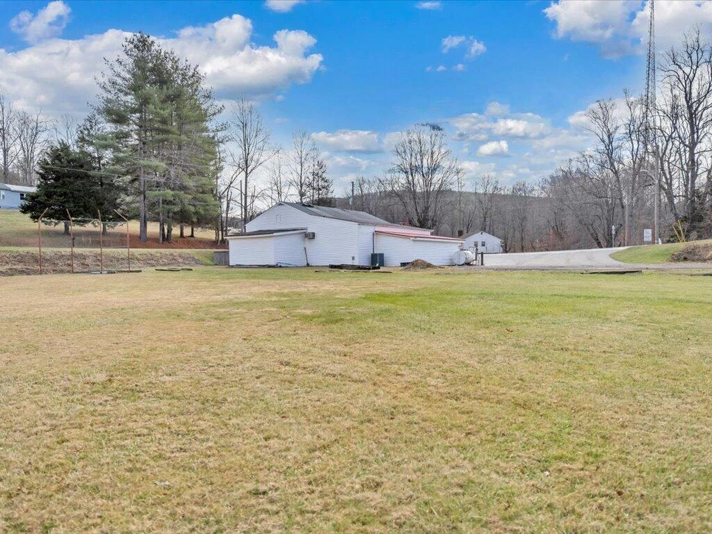 12825 Henry RD - Photo 22