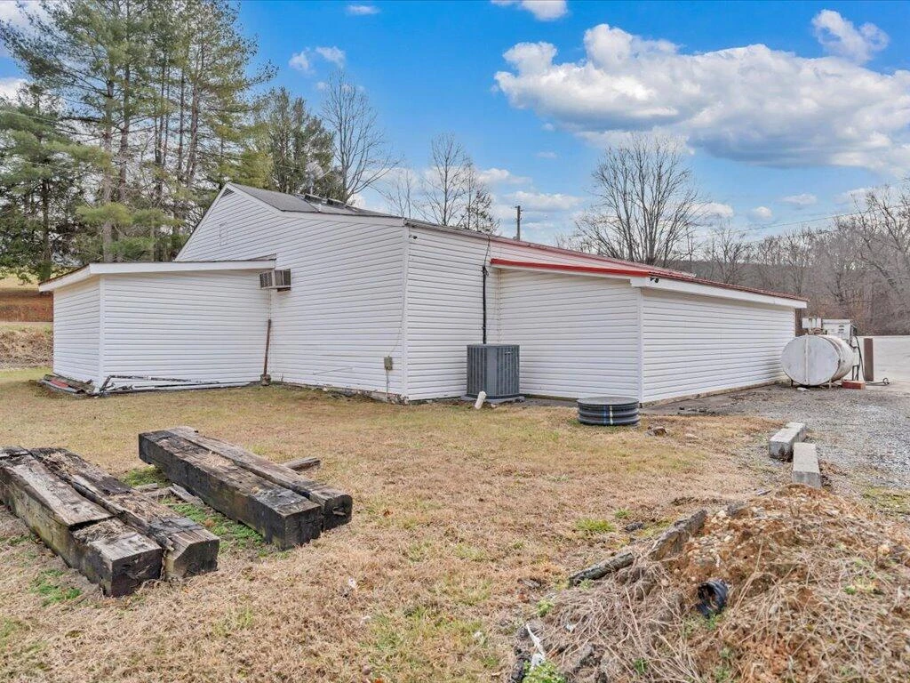 12825 Henry RD - Photo 27