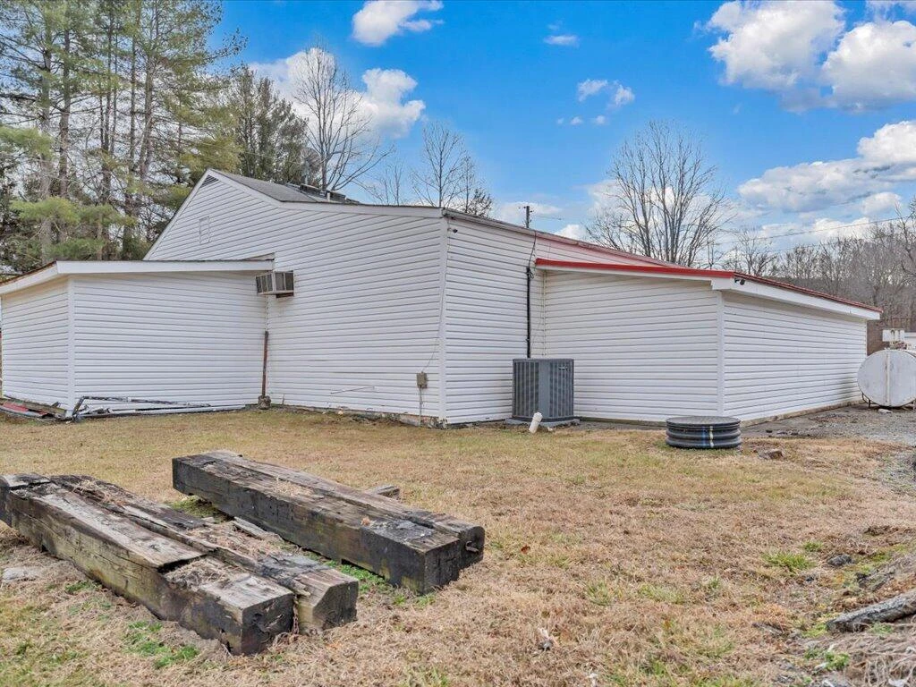 12825 Henry RD - Photo 28