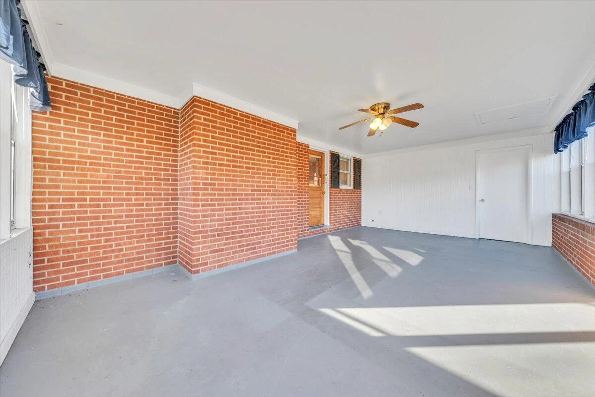89 Lee ST - Photo 23