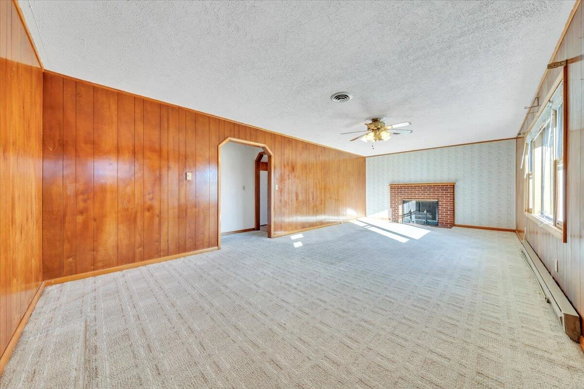 89 Lee ST - Photo 24