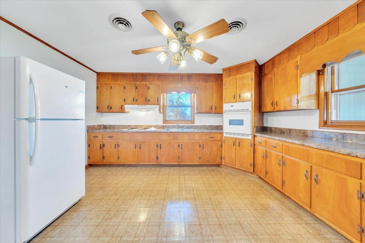 89 Lee ST - Photo 29