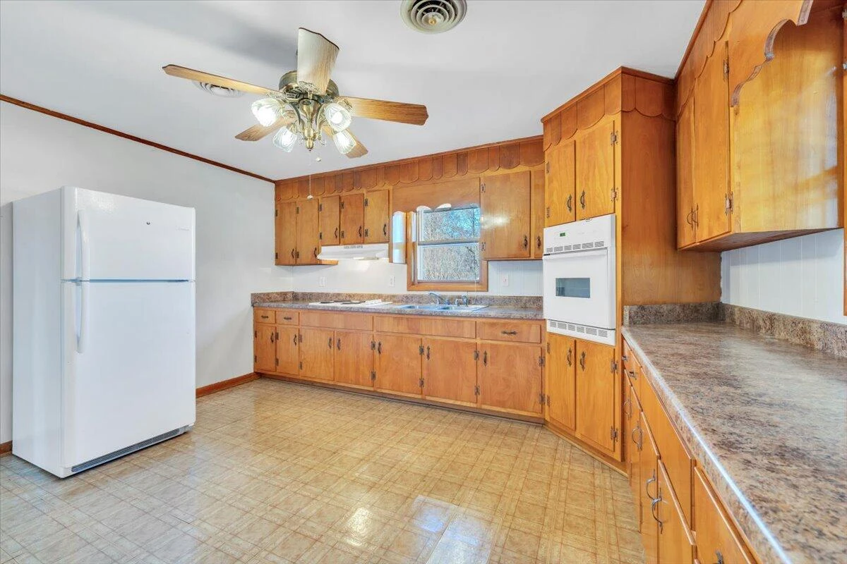 89 Lee ST - Photo 30