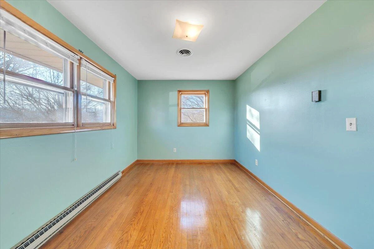 89 Lee ST - Photo 32