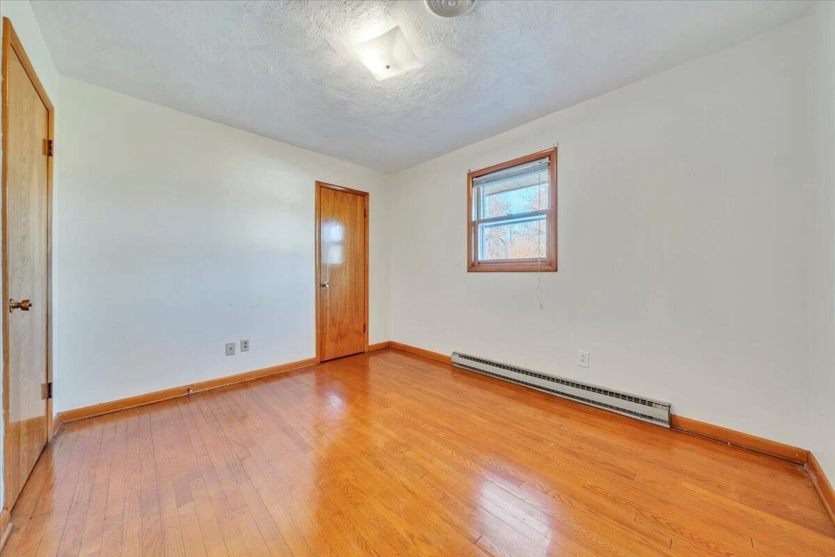 89 Lee ST - Photo 36