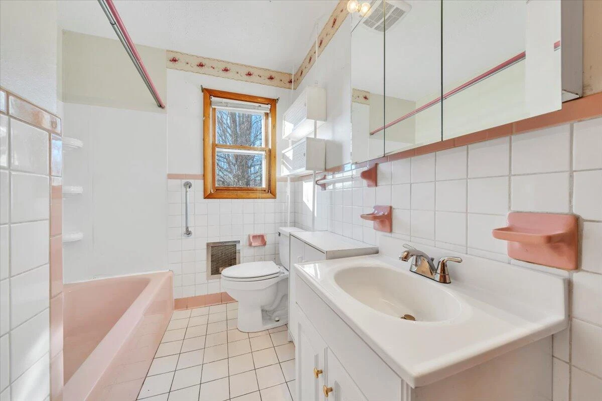 89 Lee ST - Photo 39