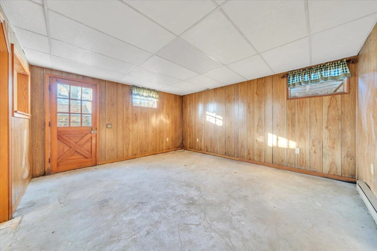 89 Lee ST - Photo 40
