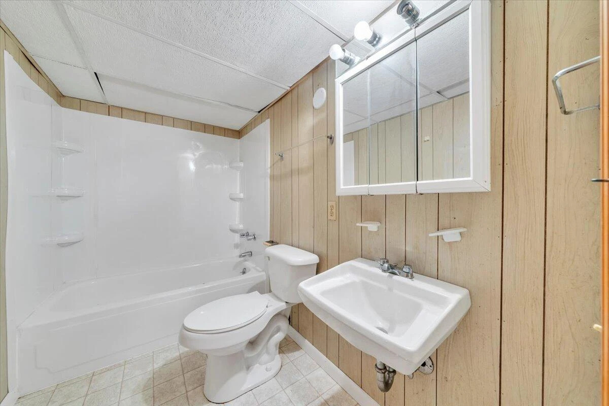 89 Lee ST - Photo 44