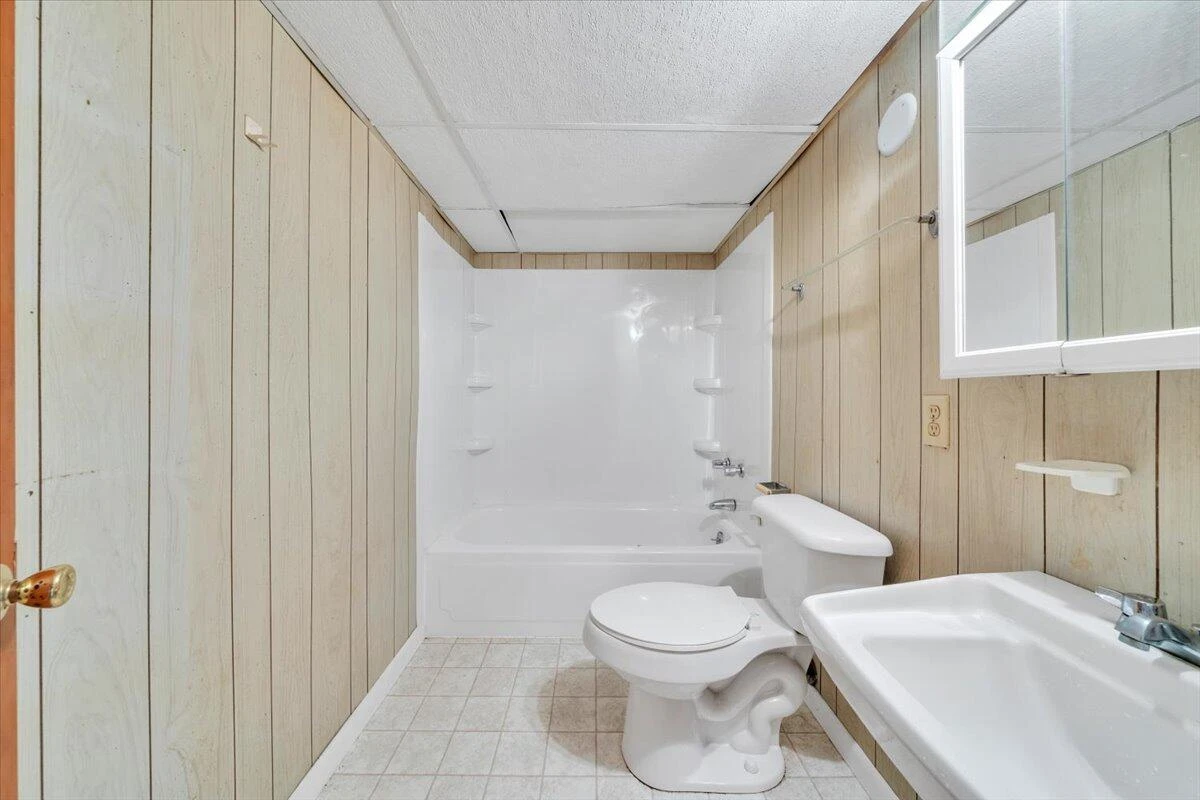 89 Lee ST - Photo 45
