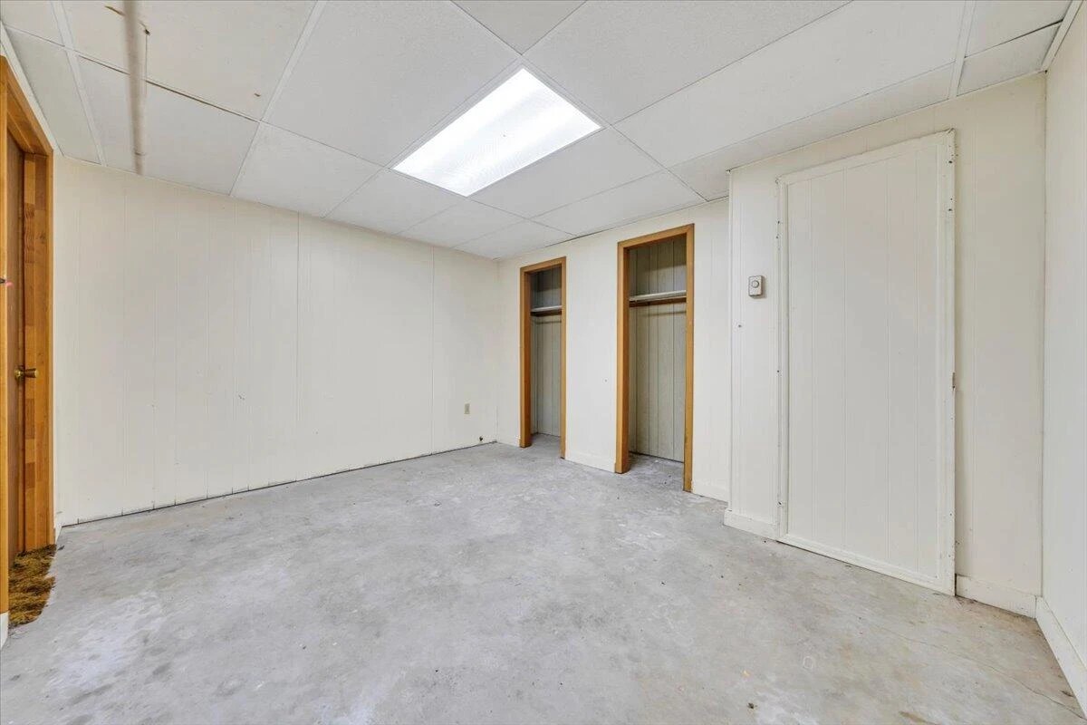 89 Lee ST - Photo 46