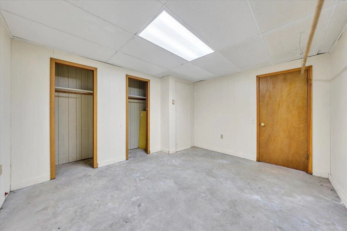 89 Lee ST - Photo 47
