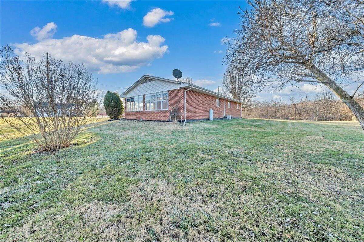 89 Lee ST - Photo 10