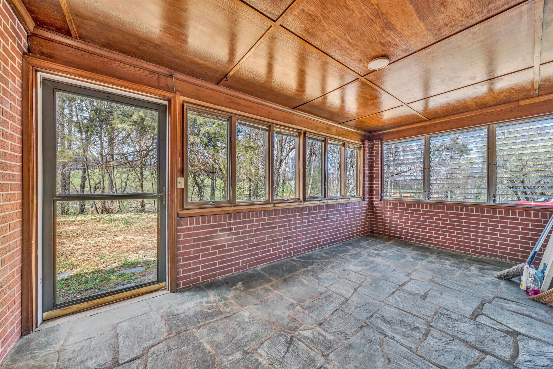 90 CAMPBELLWOOD RD - Photo 31