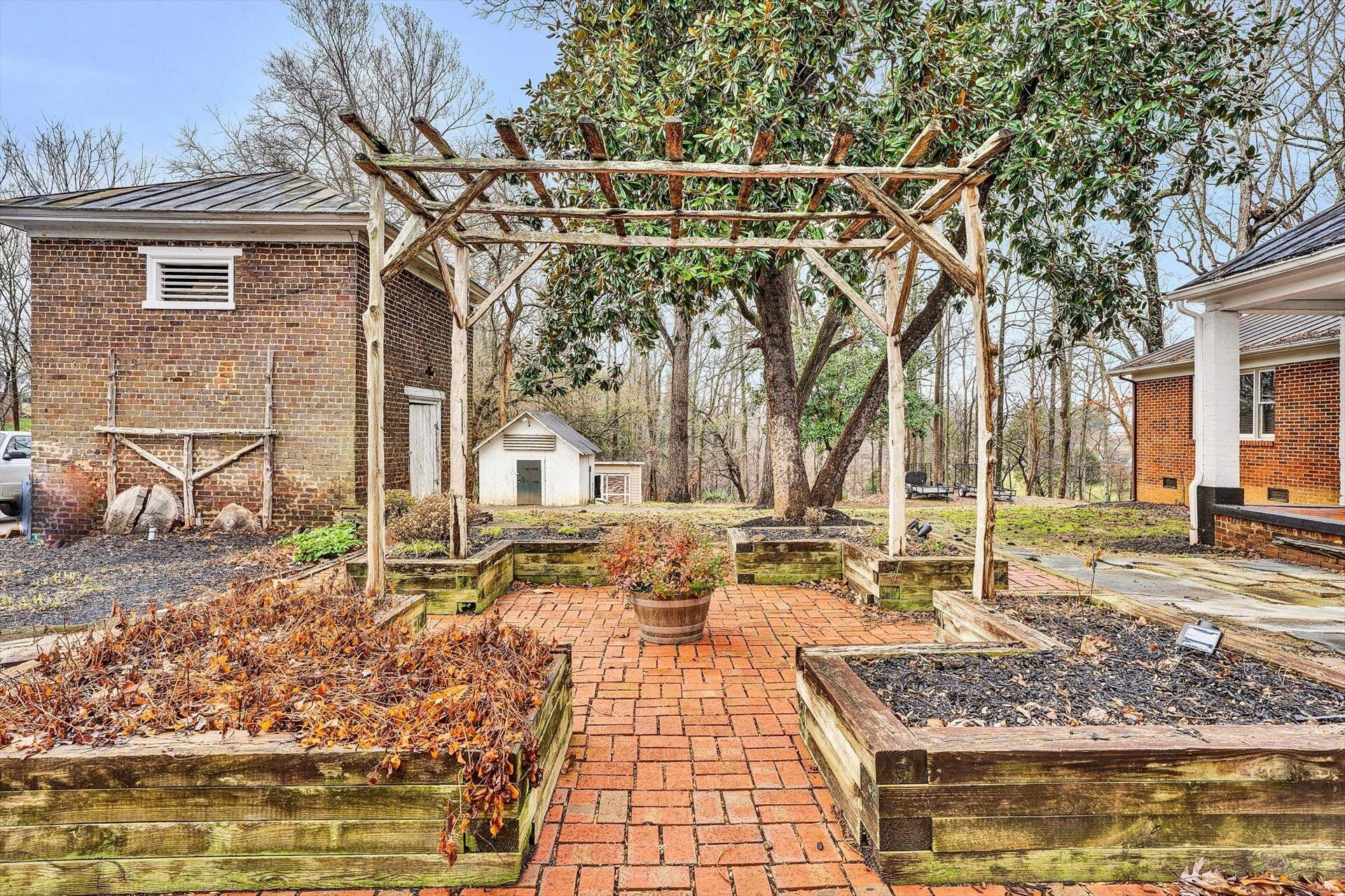 50 FLOYD AVE - Photo 49