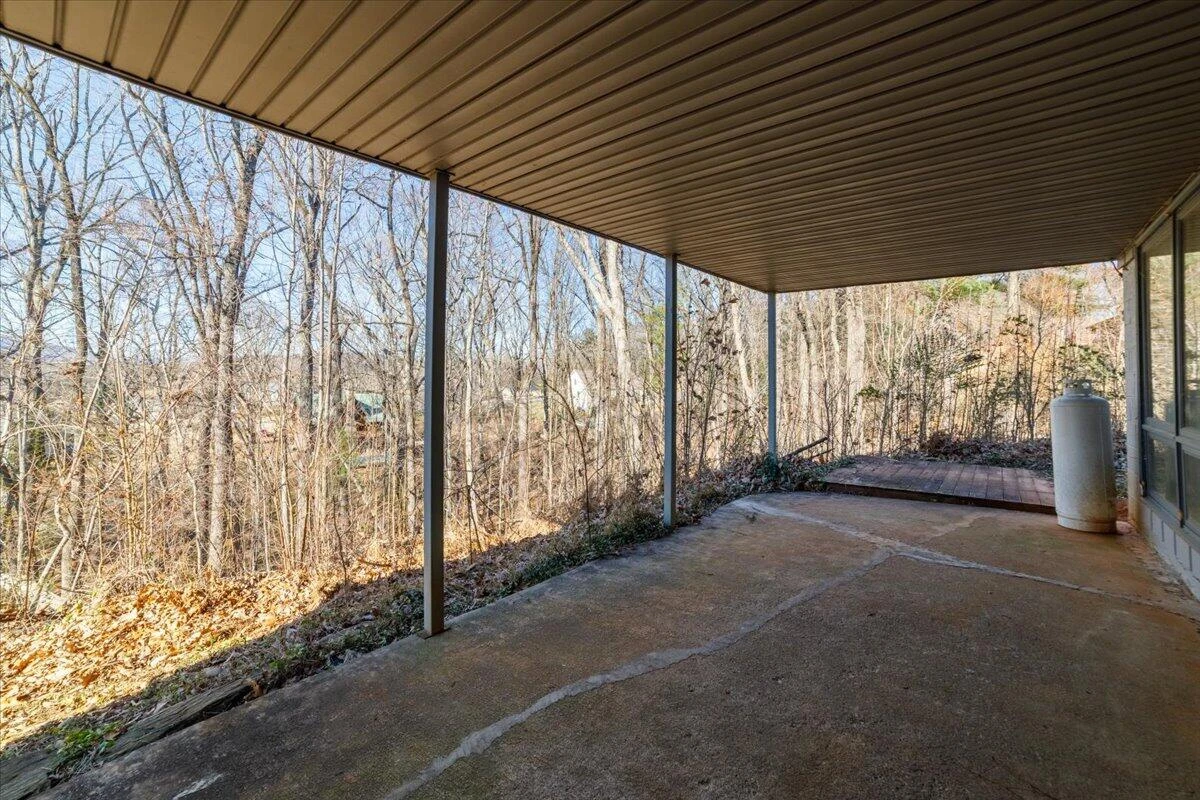 2935 Iron Ridge RD - Photo 16