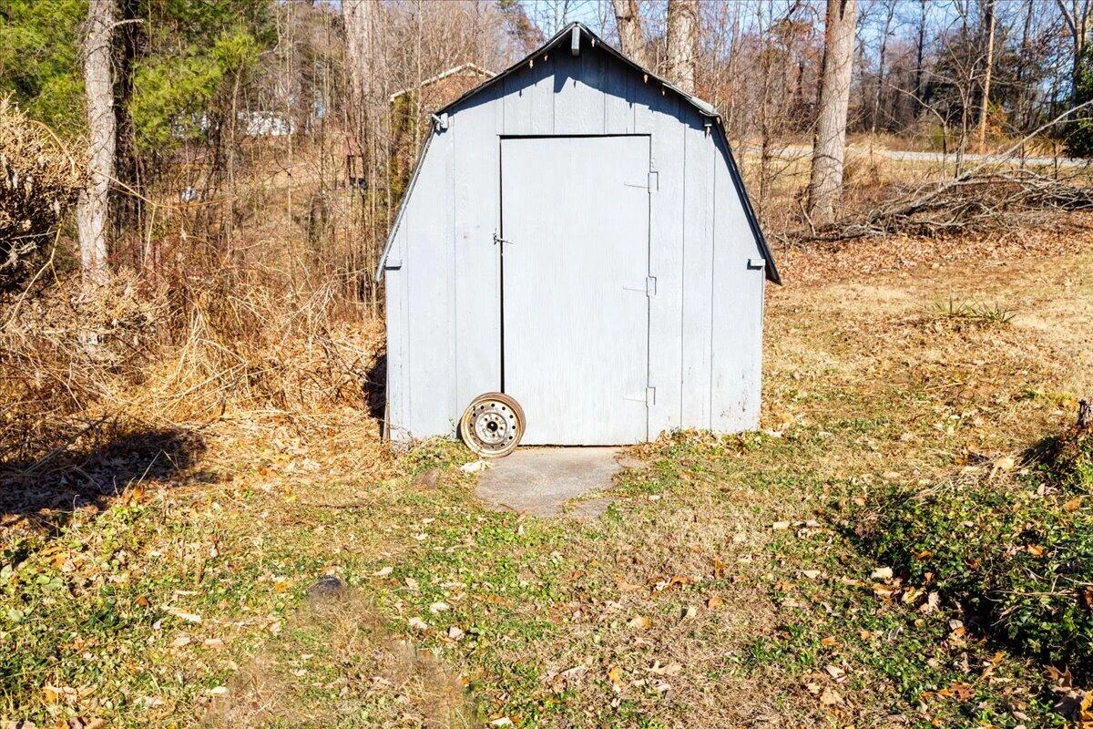 2935 Iron Ridge RD - Photo 20