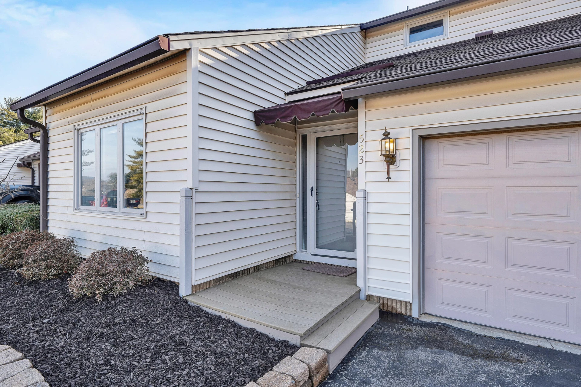 523 Dillon DR