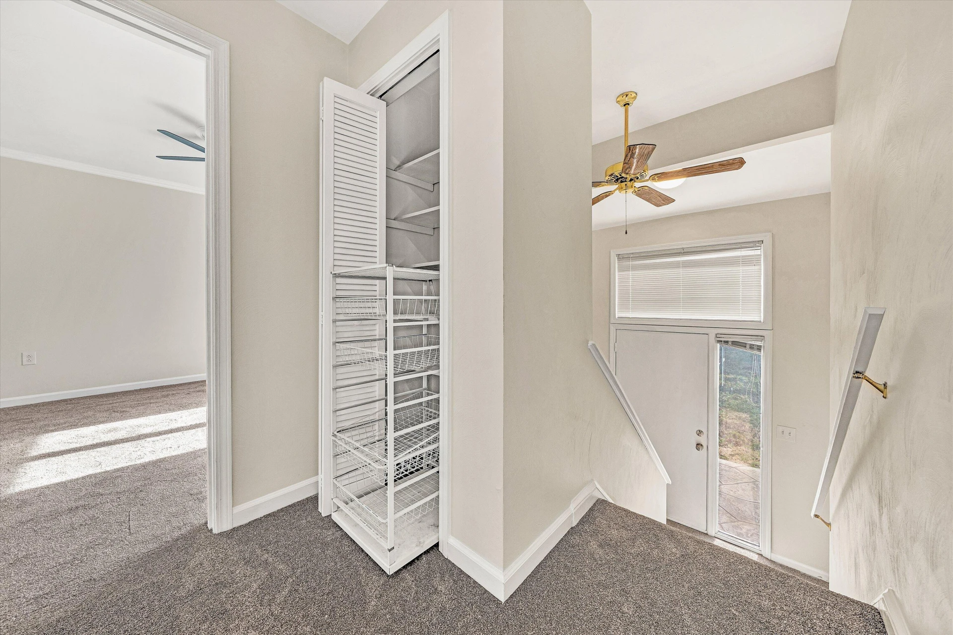 523 Dillon DR - Photo 15