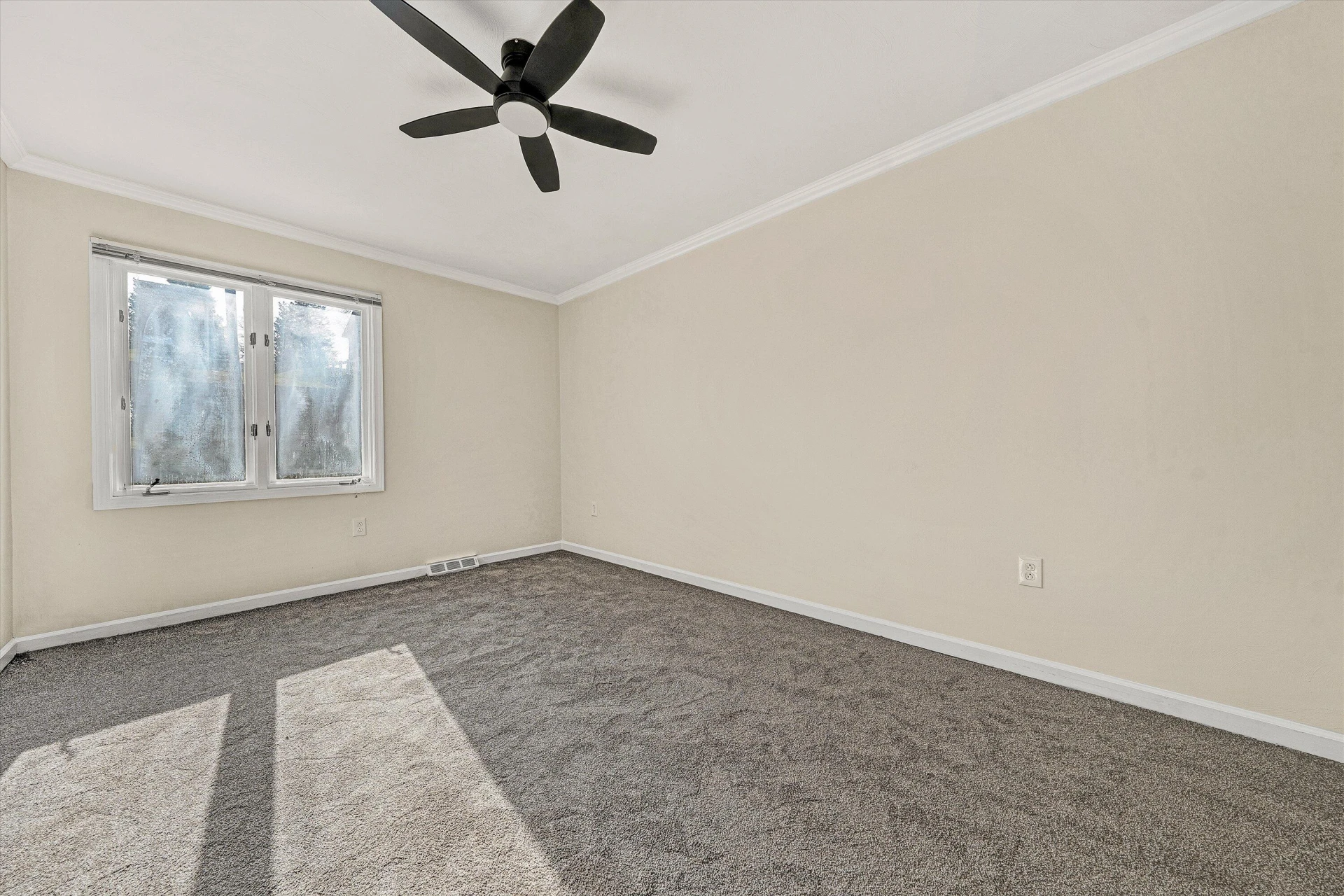 523 Dillon DR - Photo 16